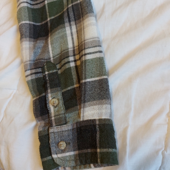 🌱 American Eagle Plaid Button Down - Picture 6 of 6